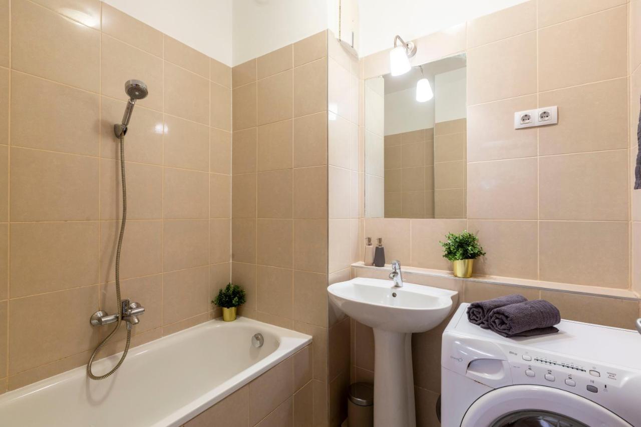Downtown Cozy Home In The Gozsdu Garden Budapest Ngoại thất bức ảnh