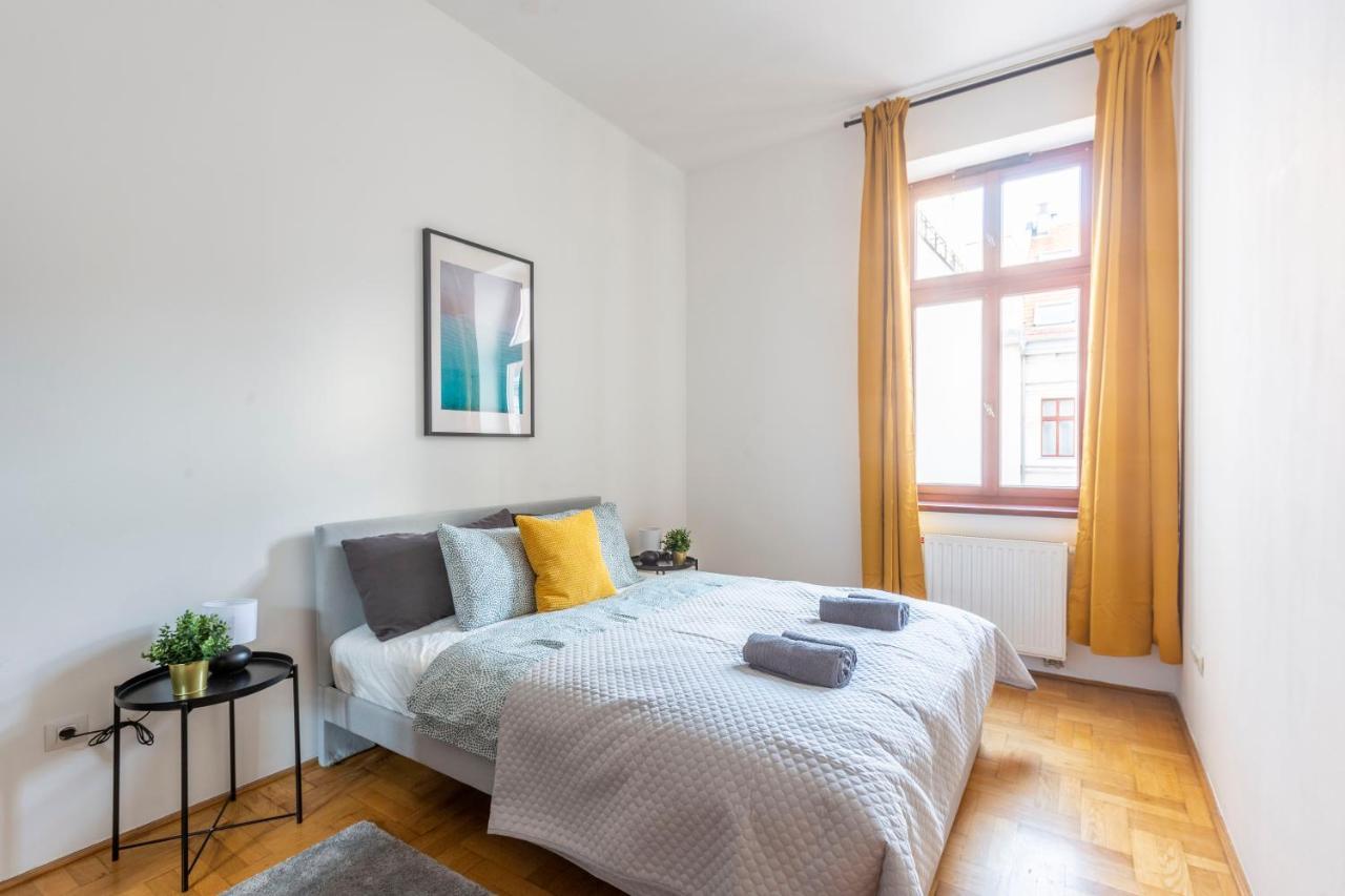 Downtown Cozy Home In The Gozsdu Garden Budapest Ngoại thất bức ảnh